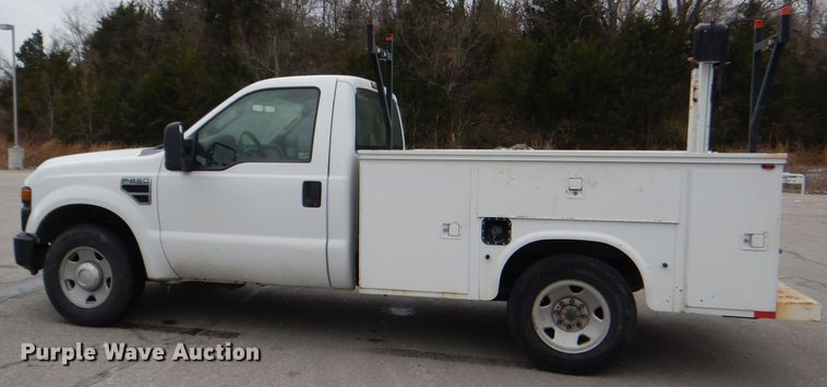 image for item DI2709 2008 Ford F250 Super Duty XL utility bed pickup truck