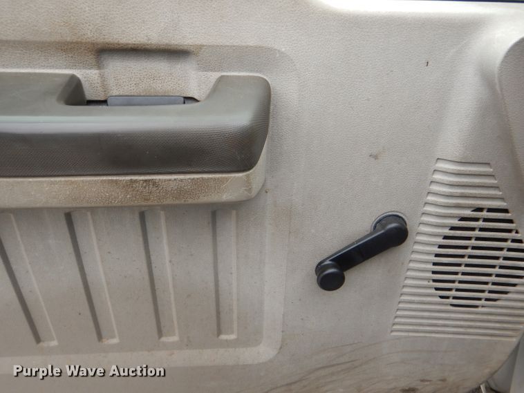 image for item DI2709 2008 Ford F250 Super Duty XL utility bed pickup truck