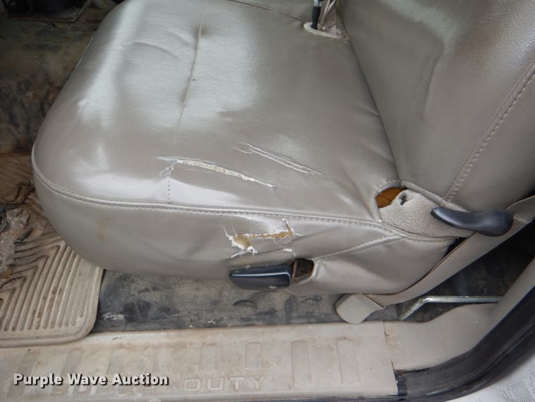 image for item DI2709 2008 Ford F250 Super Duty XL utility bed pickup truck