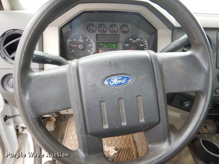 image for item DI2709 2008 Ford F250 Super Duty XL utility bed pickup truck