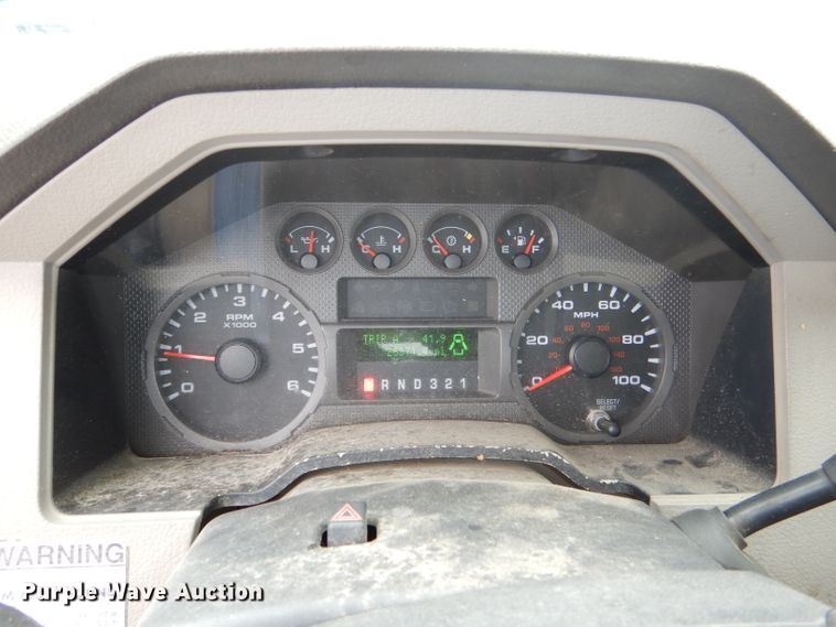 image for item DI2709 2008 Ford F250 Super Duty XL utility bed pickup truck