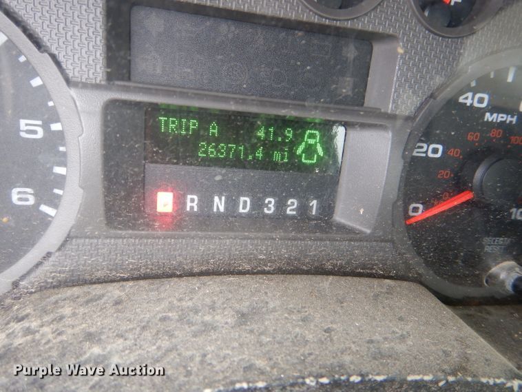 image for item DI2709 2008 Ford F250 Super Duty XL utility bed pickup truck