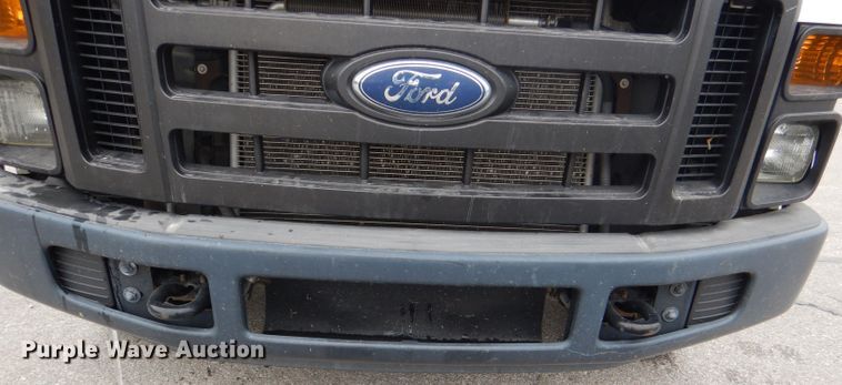 image for item DI2709 2008 Ford F250 Super Duty XL utility bed pickup truck