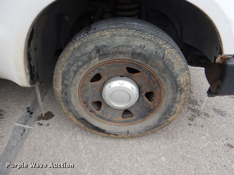 image for item DI2709 2008 Ford F250 Super Duty XL utility bed pickup truck