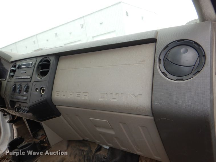 image for item DI2709 2008 Ford F250 Super Duty XL utility bed pickup truck