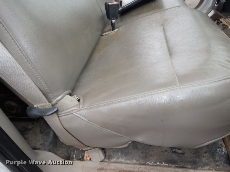 image for item DI2709 2008 Ford F250 Super Duty XL utility bed pickup truck