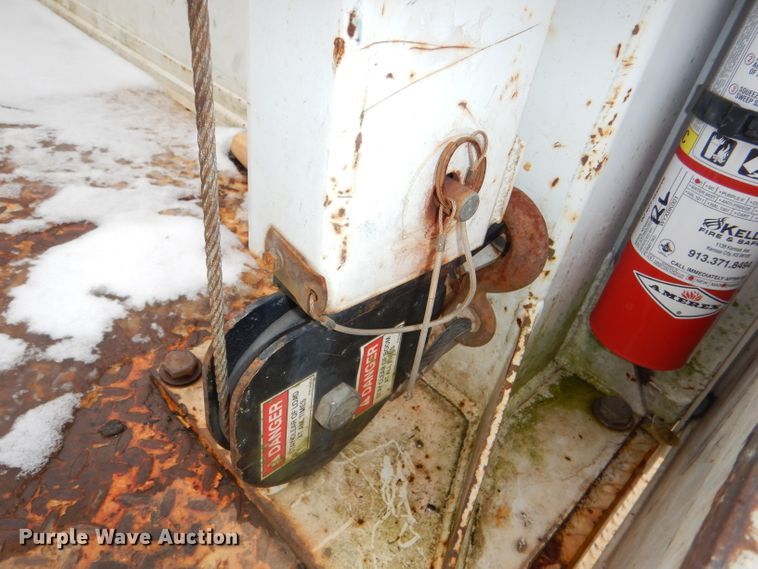 image for item DI2709 2008 Ford F250 Super Duty XL utility bed pickup truck