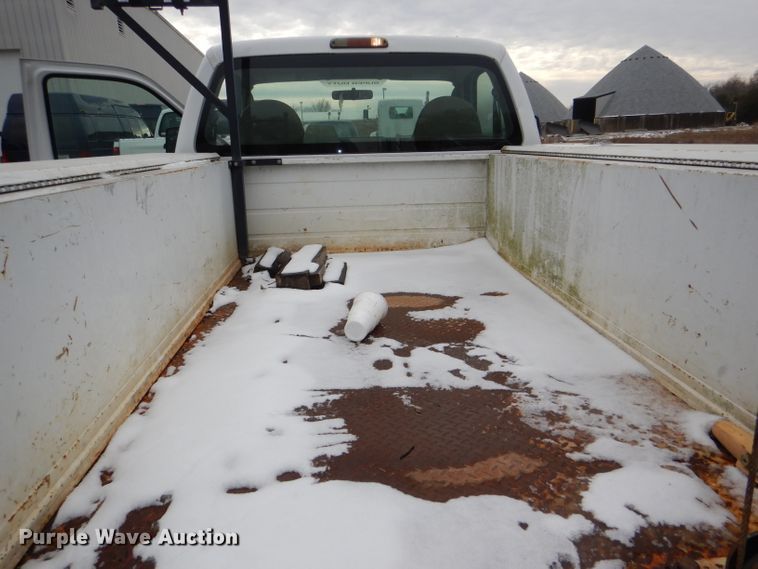 image for item DI2709 2008 Ford F250 Super Duty XL utility bed pickup truck