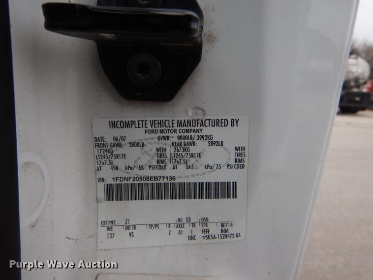 image for item DI2709 2008 Ford F250 Super Duty XL utility bed pickup truck