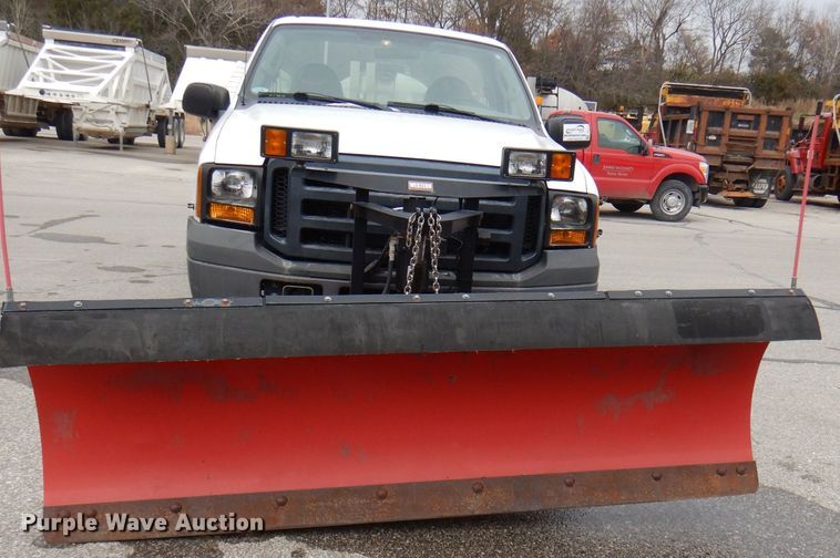 image for item DI2710 2007 Ford F250 Super Duty XL pickup truck