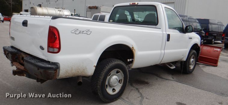 image for item DI2710 2007 Ford F250 Super Duty XL pickup truck
