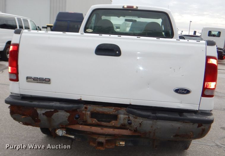 image for item DI2710 2007 Ford F250 Super Duty XL pickup truck