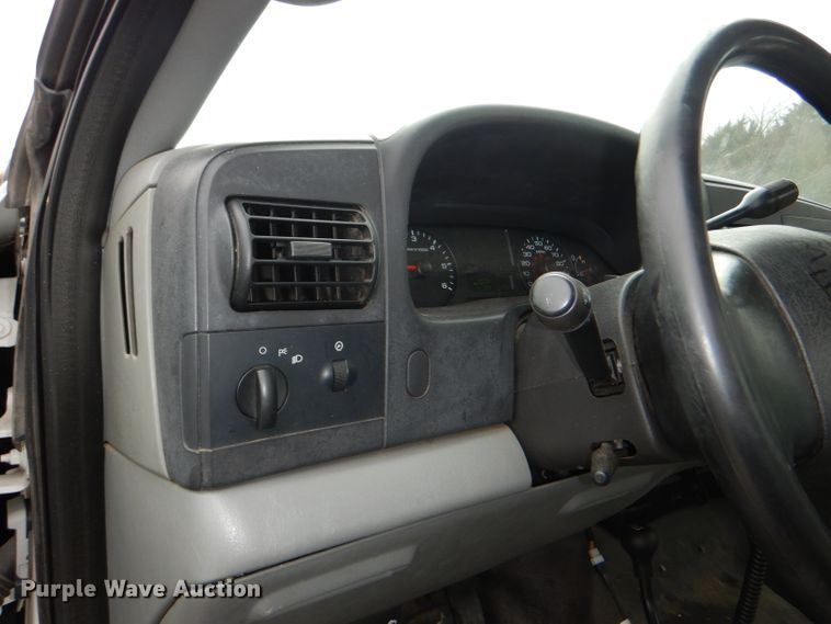 image for item DI2710 2007 Ford F250 Super Duty XL pickup truck
