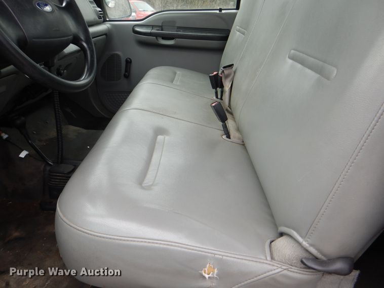 image for item DI2710 2007 Ford F250 Super Duty XL pickup truck