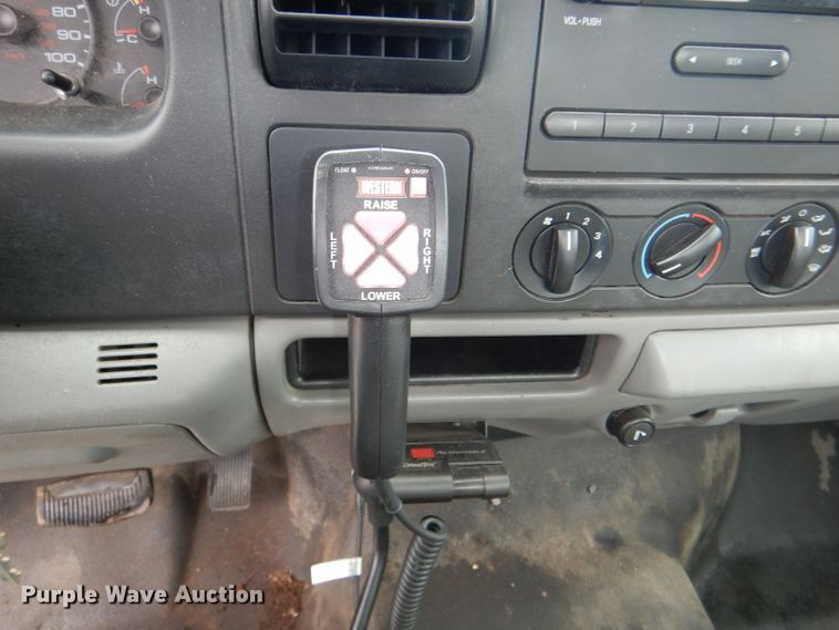 image for item DI2710 2007 Ford F250 Super Duty XL pickup truck