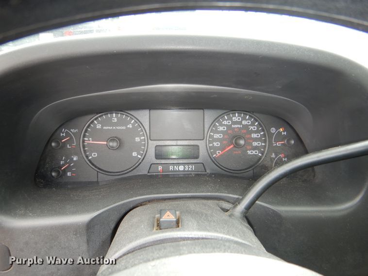 image for item DI2710 2007 Ford F250 Super Duty XL pickup truck