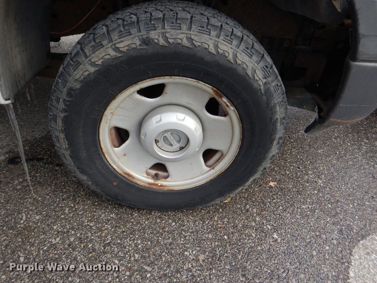 image for item DI2710 2007 Ford F250 Super Duty XL pickup truck