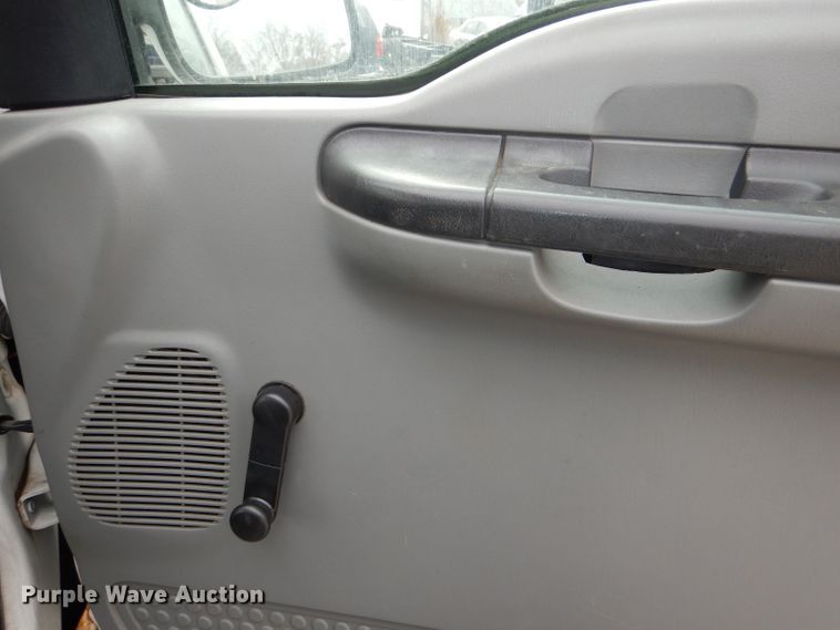 image for item DI2710 2007 Ford F250 Super Duty XL pickup truck