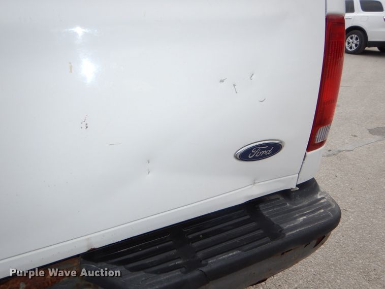 image for item DI2710 2007 Ford F250 Super Duty XL pickup truck