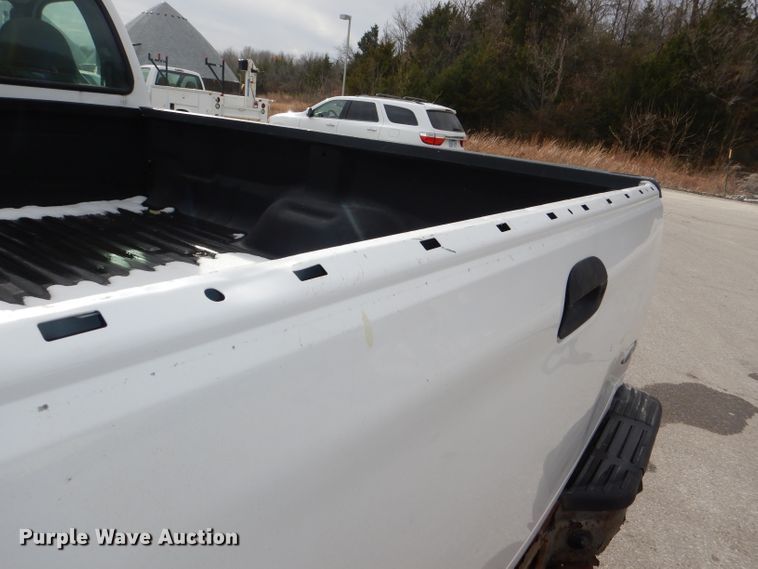 image for item DI2710 2007 Ford F250 Super Duty XL pickup truck
