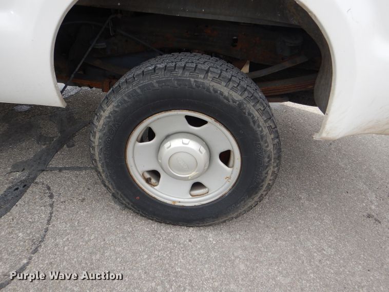 image for item DI2710 2007 Ford F250 Super Duty XL pickup truck