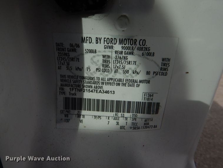 image for item DI2710 2007 Ford F250 Super Duty XL pickup truck