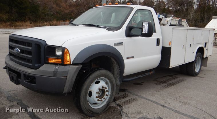 image for item DI2717 2006 Ford F550 Super Duty XL utility truck with crane