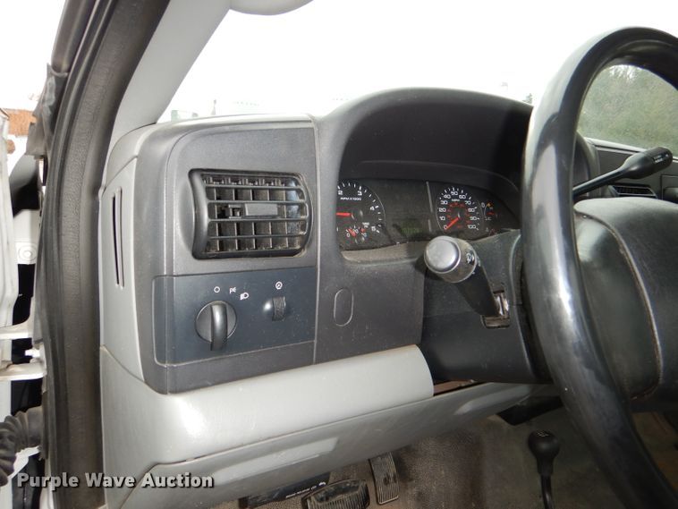 image for item DI2717 2006 Ford F550 Super Duty XL utility truck with crane