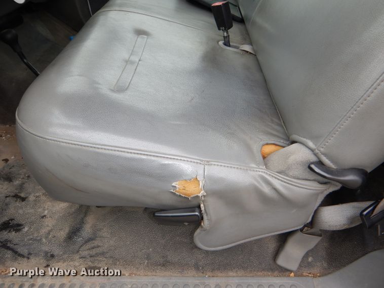 image for item DI2717 2006 Ford F550 Super Duty XL utility truck with crane