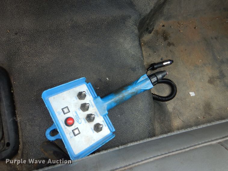 image for item DI2717 2006 Ford F550 Super Duty XL utility truck with crane