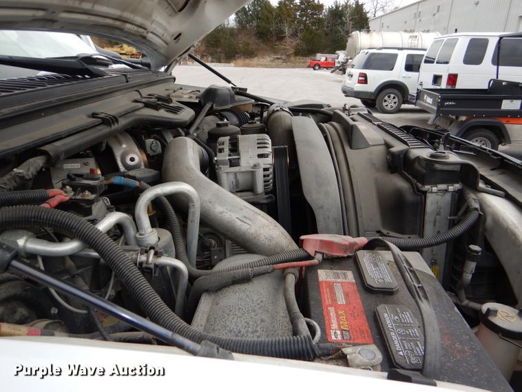 image for item DI2717 2006 Ford F550 Super Duty XL utility truck with crane