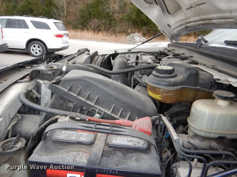 image for item DI2717 2006 Ford F550 Super Duty XL utility truck with crane