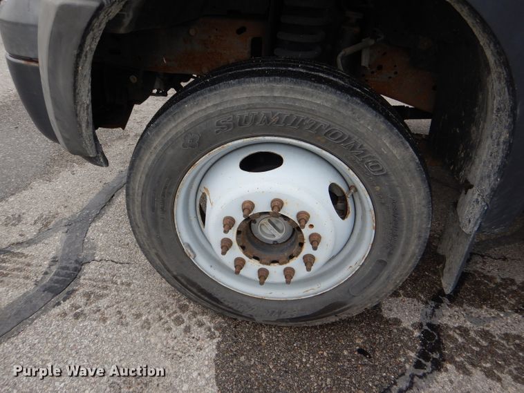 image for item DI2717 2006 Ford F550 Super Duty XL utility truck with crane