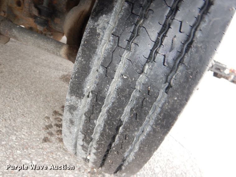 image for item DI2717 2006 Ford F550 Super Duty XL utility truck with crane