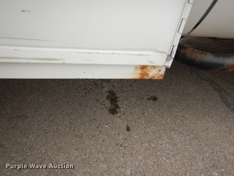 image for item DI2717 2006 Ford F550 Super Duty XL utility truck with crane