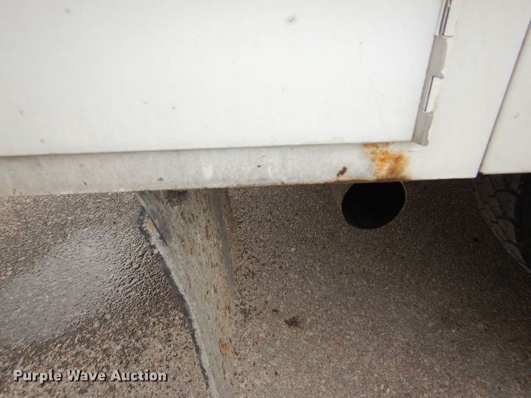 image for item DI2717 2006 Ford F550 Super Duty XL utility truck with crane