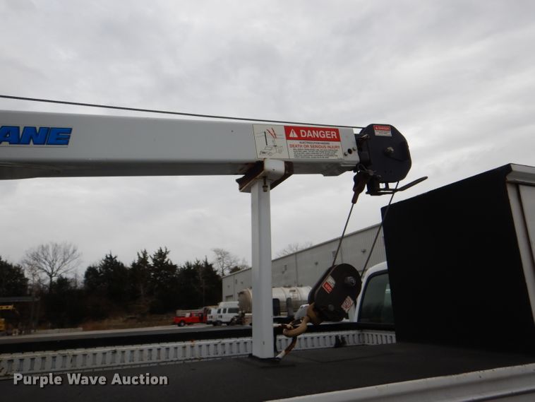 image for item DI2717 2006 Ford F550 Super Duty XL utility truck with crane