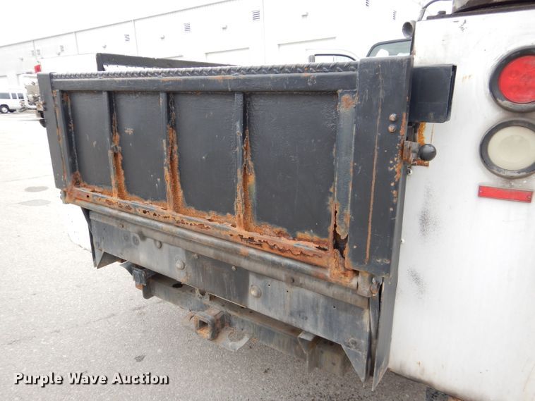 image for item DI2717 2006 Ford F550 Super Duty XL utility truck with crane