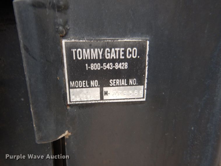 image for item DI2717 2006 Ford F550 Super Duty XL utility truck with crane