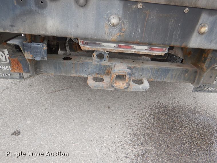 image for item DI2717 2006 Ford F550 Super Duty XL utility truck with crane