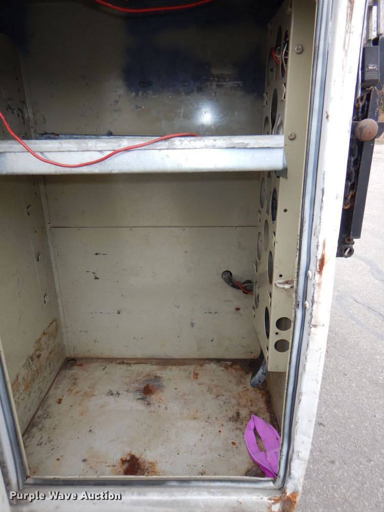 image for item DI2717 2006 Ford F550 Super Duty XL utility truck with crane