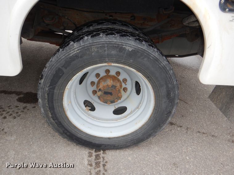 image for item DI2717 2006 Ford F550 Super Duty XL utility truck with crane