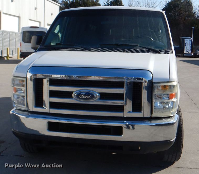 image for item DI2721 2008 Ford E350 Super Duty XLT van
