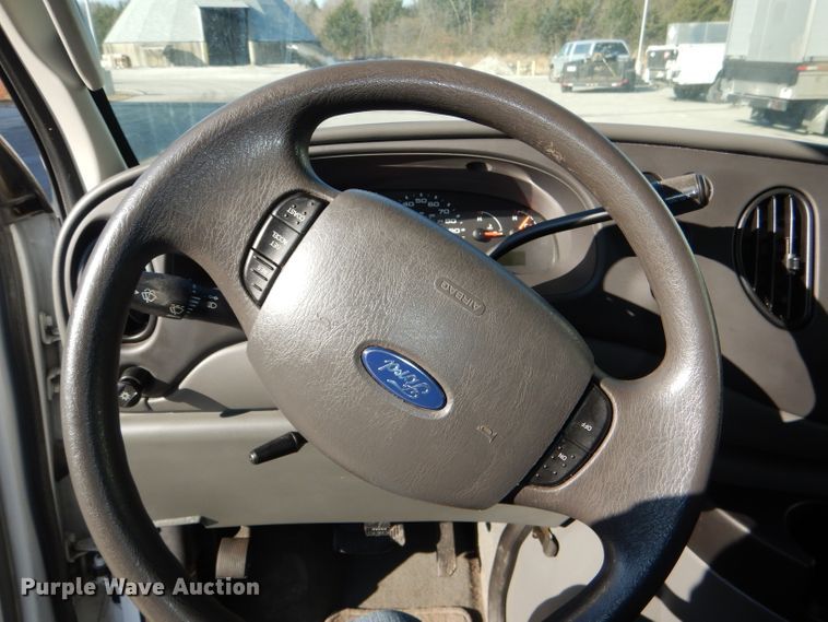 image for item DI2721 2008 Ford E350 Super Duty XLT van