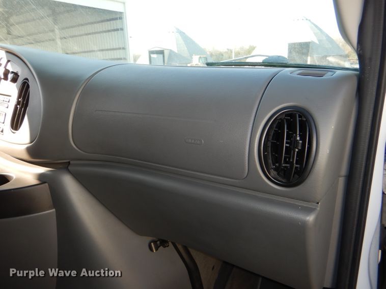 image for item DI2721 2008 Ford E350 Super Duty XLT van