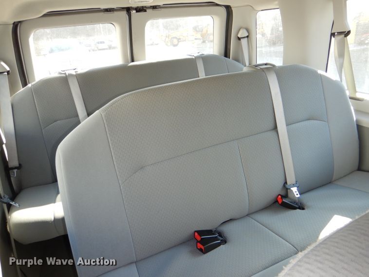 image for item DI2721 2008 Ford E350 Super Duty XLT van