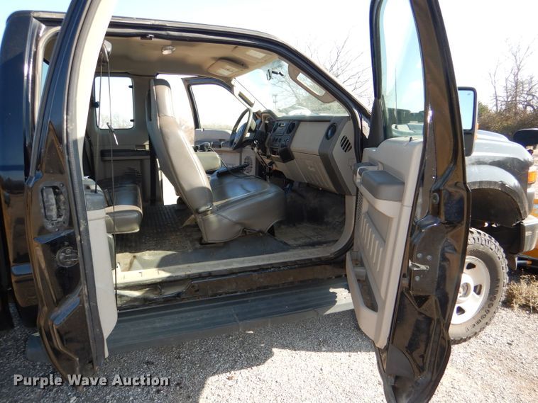 image for item DI2722 2009 Ford F250 Super Duty XL SuperCab pickup truck