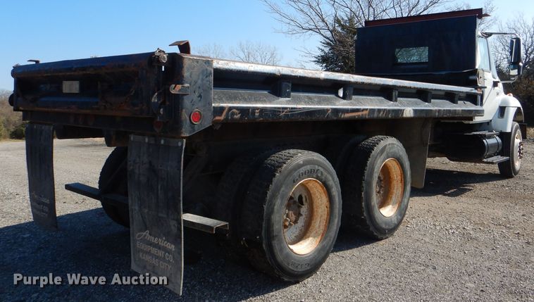 image for item DI2723 2004 International 7400 dump truck
