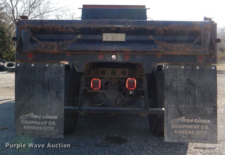 image for item DI2723 2004 International 7400 dump truck