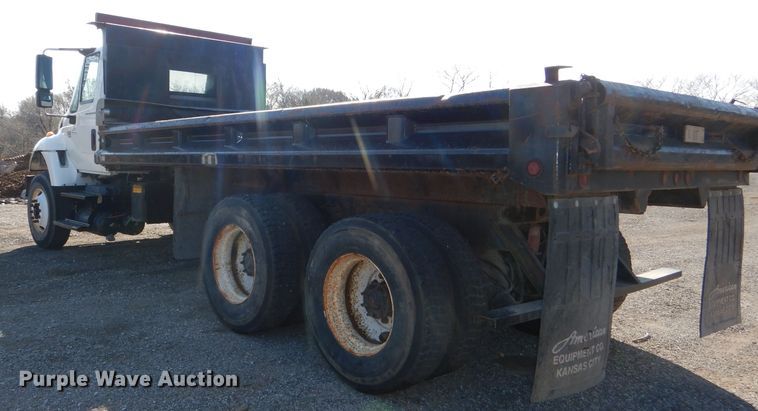 image for item DI2723 2004 International 7400 dump truck